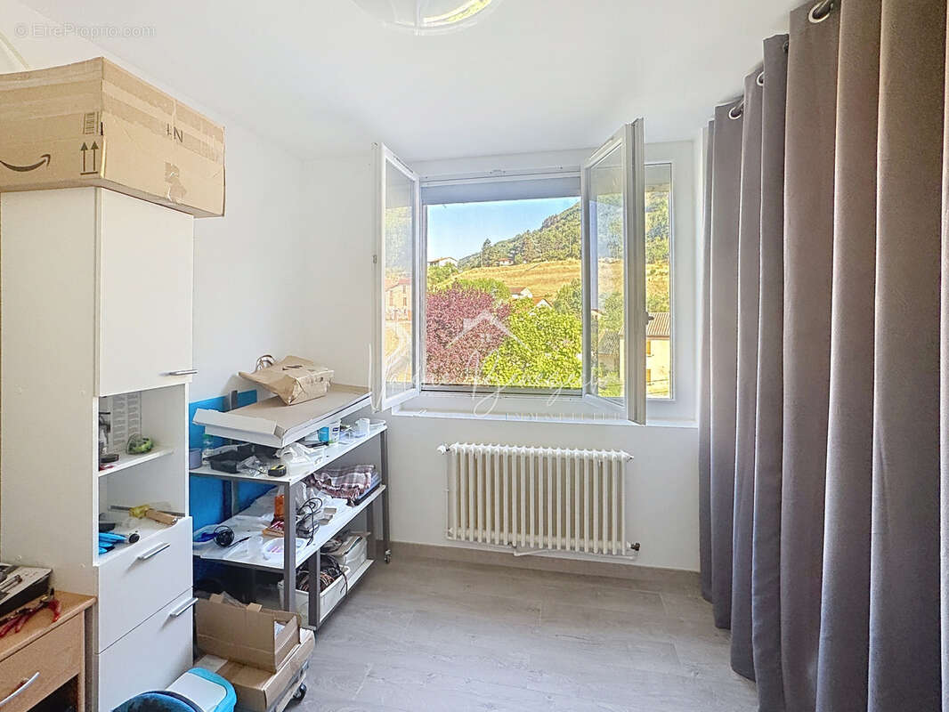 Appartement T4 rénové avec terrasse et garage - photo 15