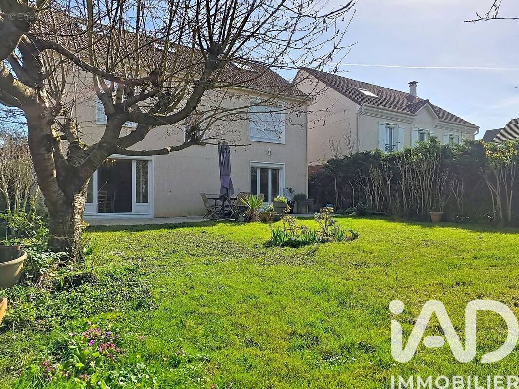 Photo 1 - Maison à CHEVRY-COSSIGNY