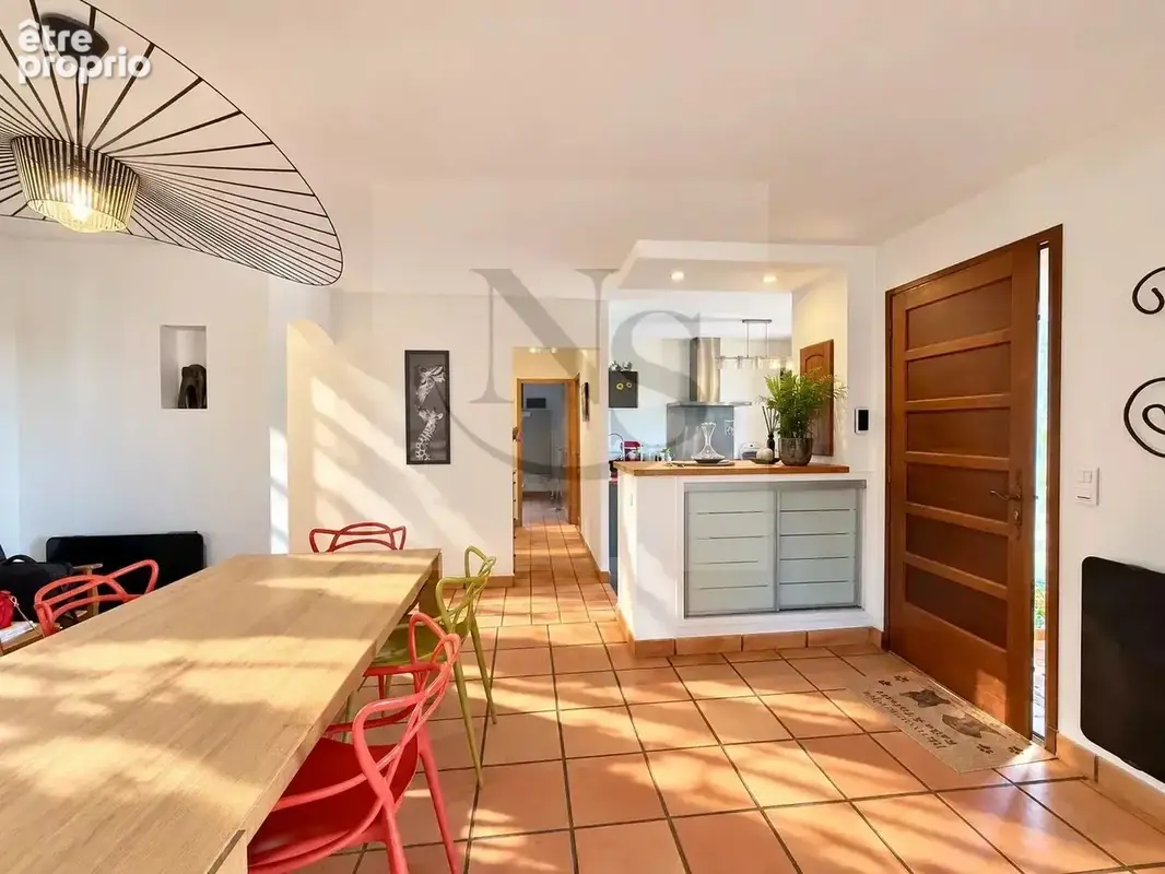 Guilles, à pied du village : maison familiale avec piscine et vue sans vis-à-vis - photo 13