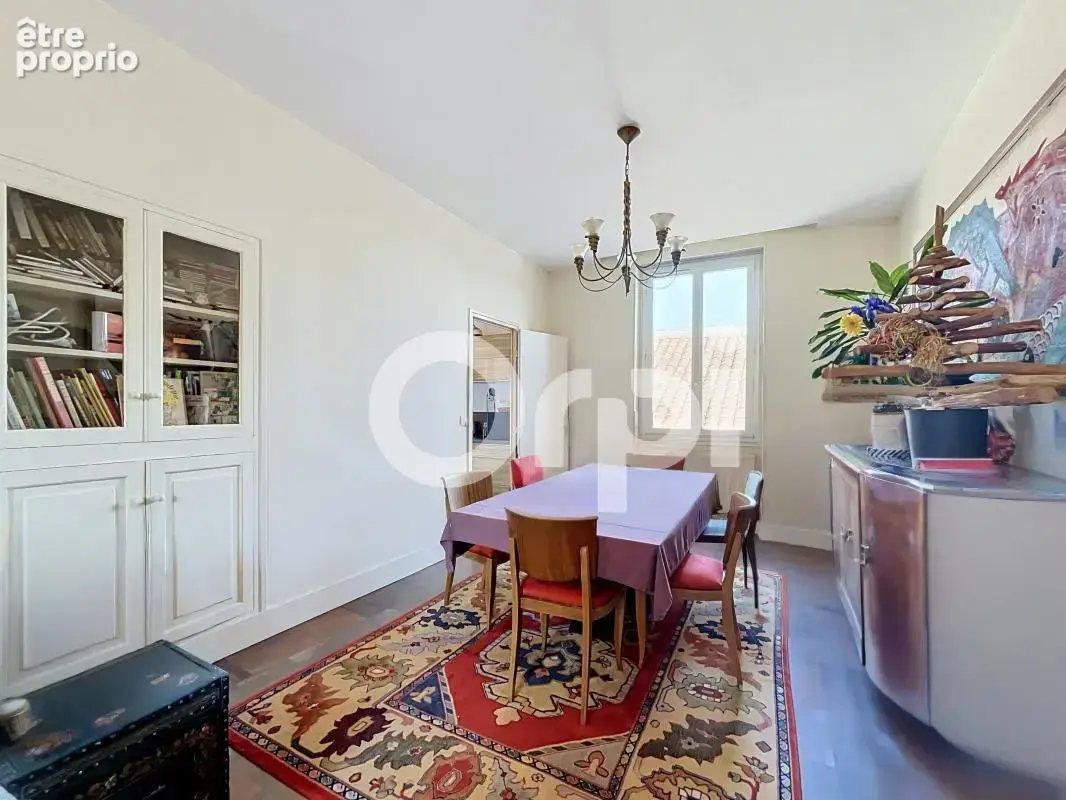 Demeure de caractère en pierre (179 m²) – Charme, volumes & potentiel mixte - photo 7