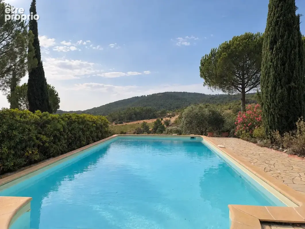 Villa d'architecte avec piscine, vues dégagées et grand terrain - photo 15