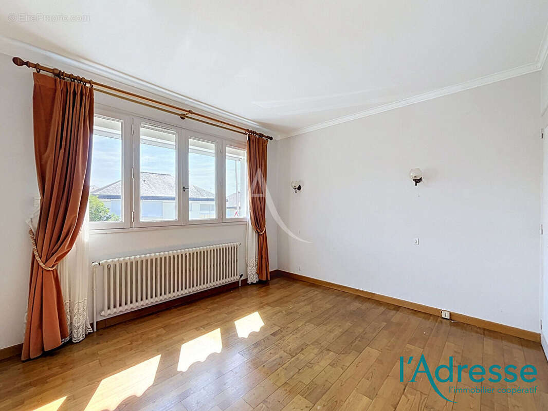 Maison Laval - photo 5