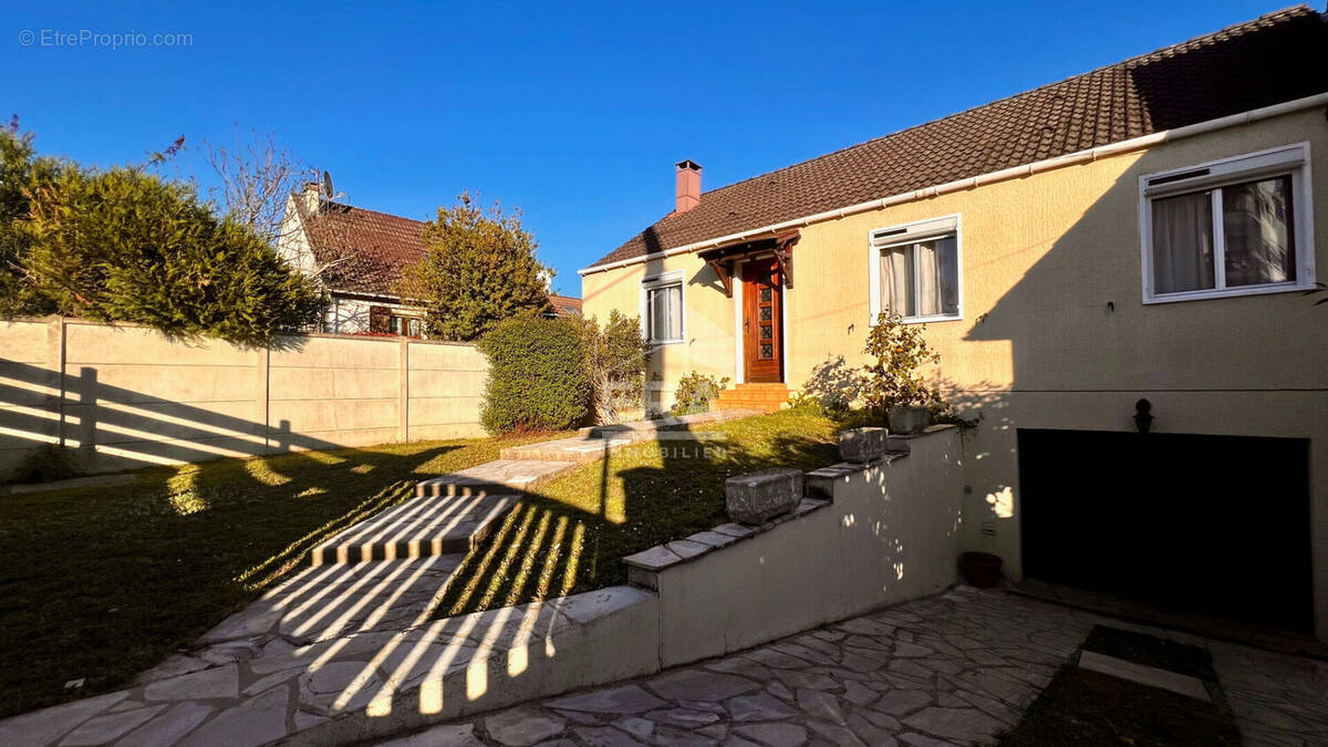 Maison à VIRY-CHATILLON