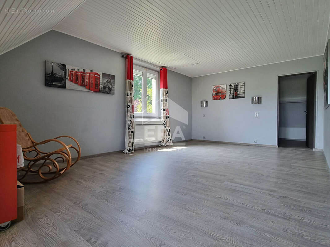 Maison à SAINT-REMY-L'HONORE