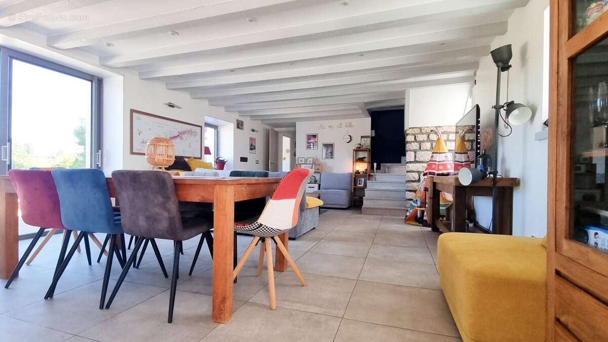 Maison à FLEUREY-SUR-OUCHE