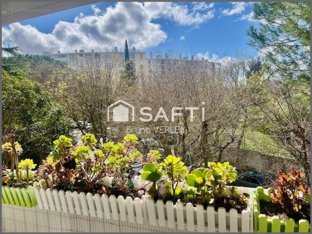 Photo 1 - Appartement à MARSEILLE-10E