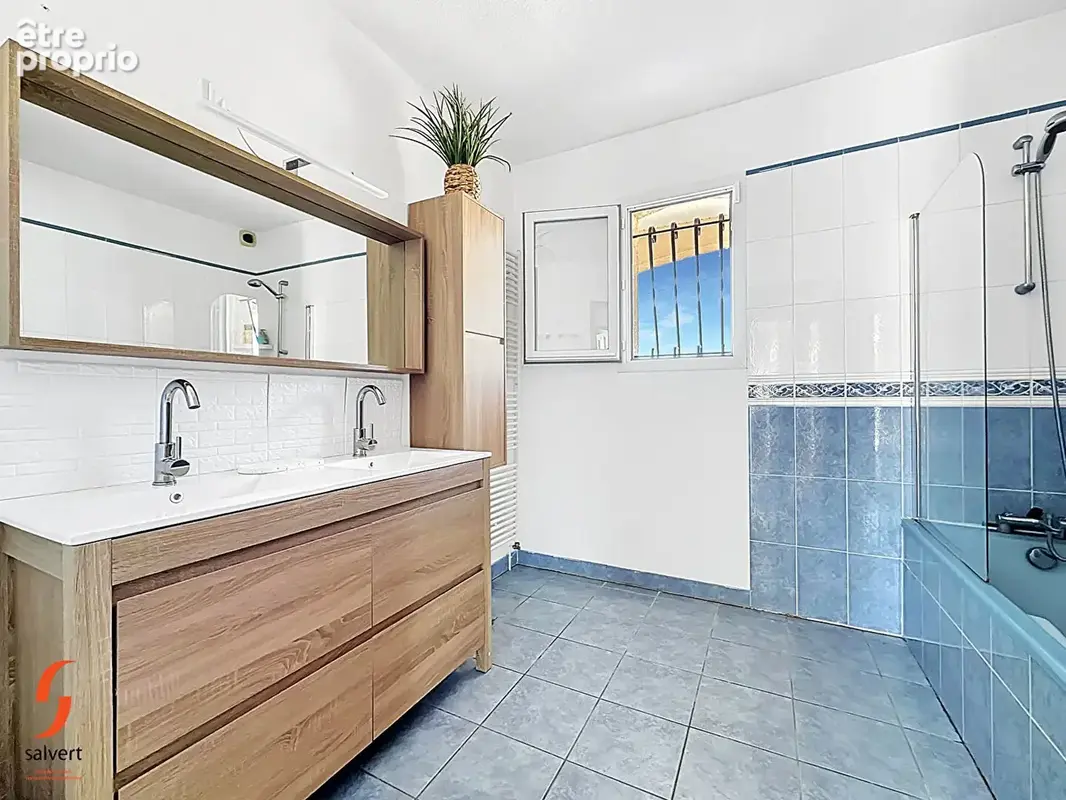 A vendre, Maison de plain pied 5 chambres  et un bureau, jardin de 1390m2 - photo 12