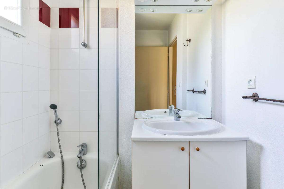 Appartement à AUREILHAN