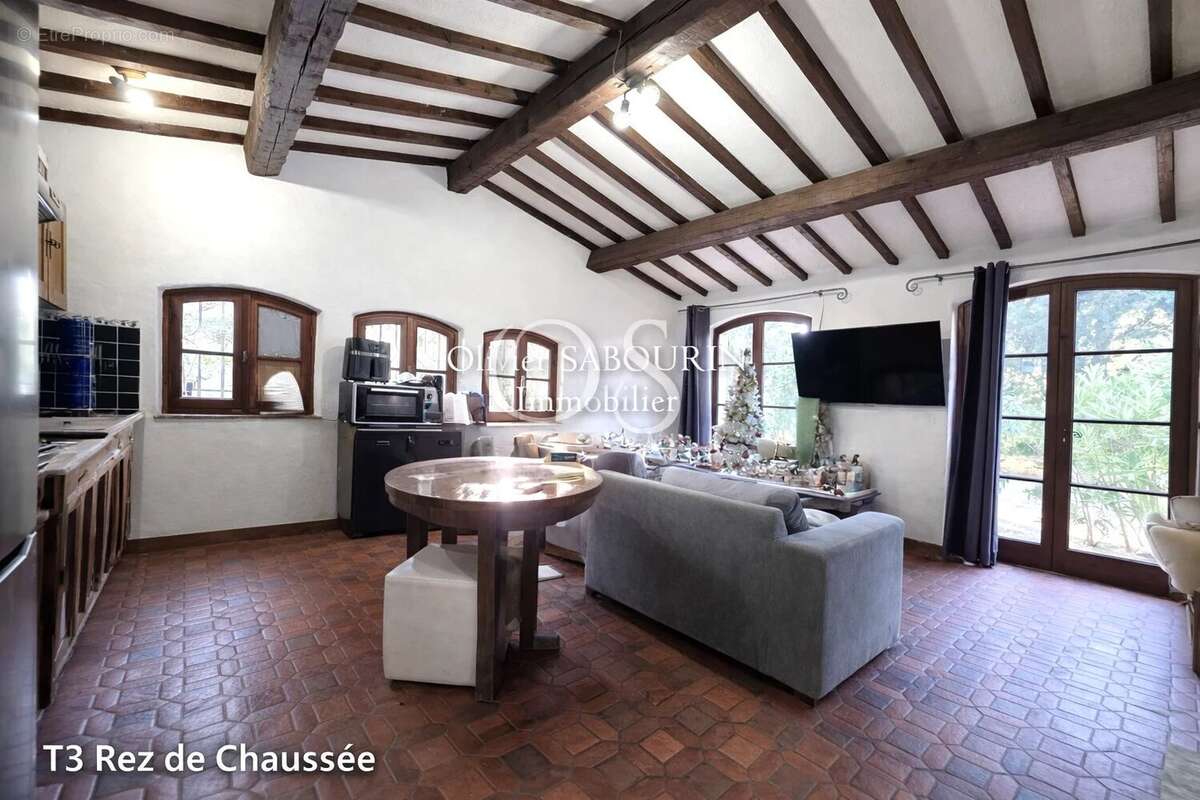 Maison à ROQUEBRUNE-SUR-ARGENS