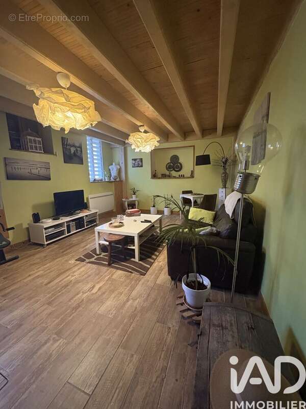 Appartement 62 m² à Saint-Avre  - photo 8