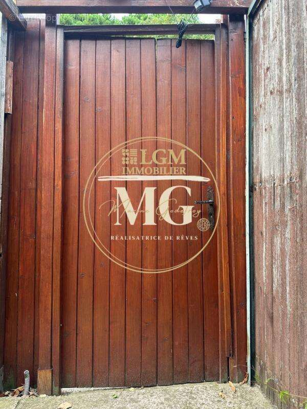 Appartement à MAUGUIO