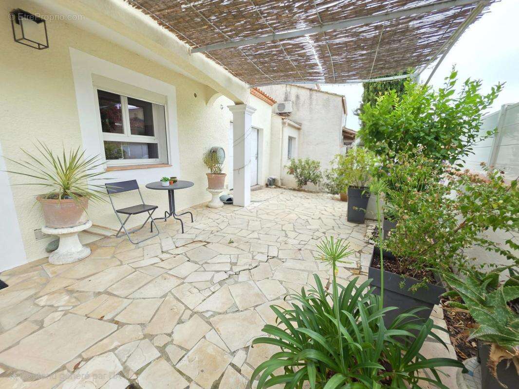 Maison à LAVERUNE
