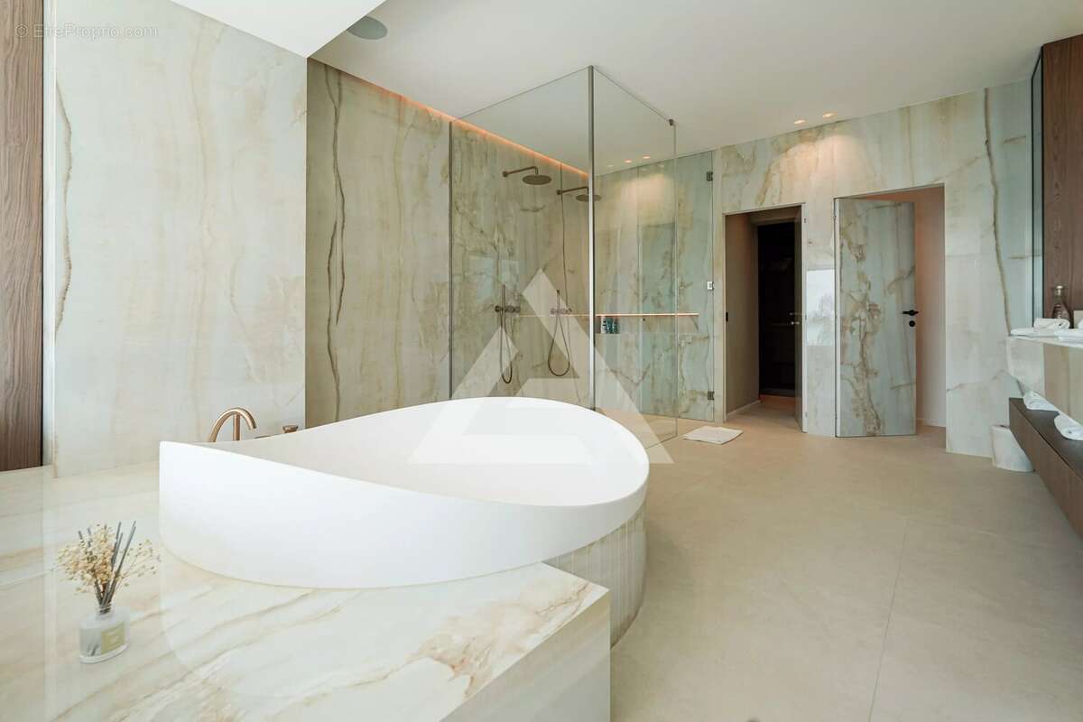 Cap martin - villa de prestige en deuxième ligne de mer, vue panoramique - 5 chambres - photo 12