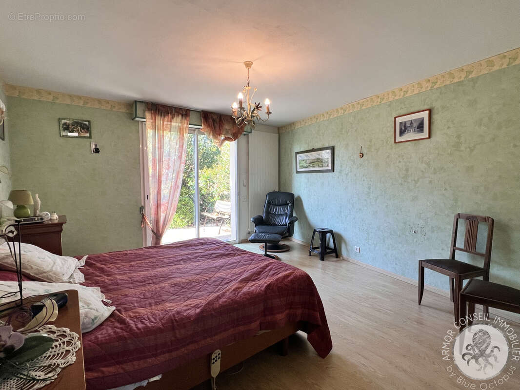 Maison à HENANBIHEN