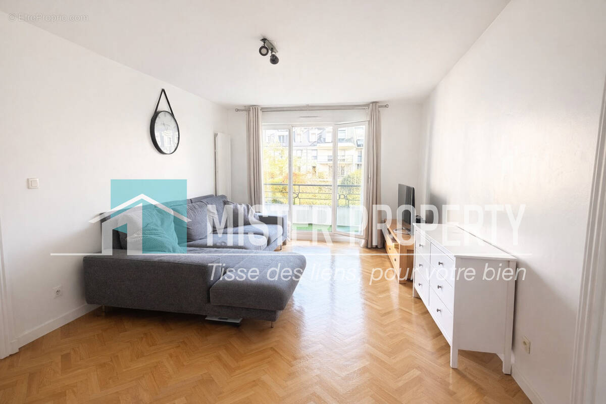 Appartement à SARTROUVILLE