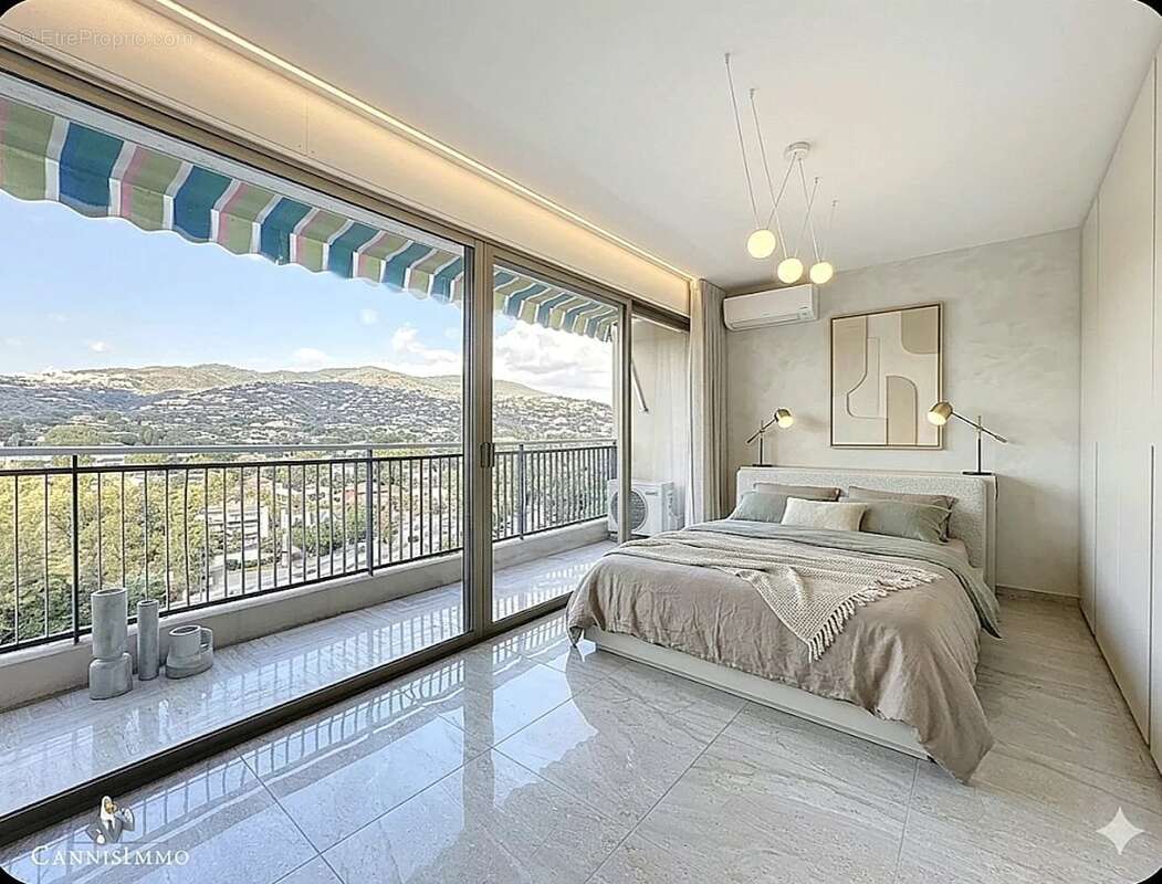 Appartement à MANDELIEU-LA-NAPOULE