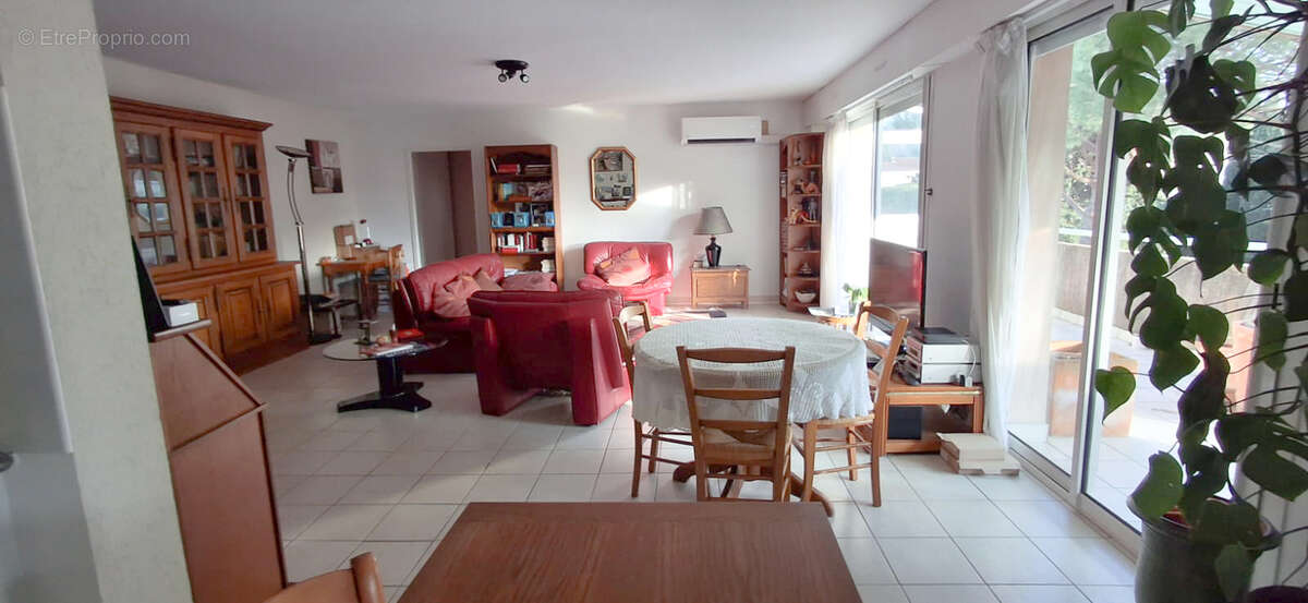 Appartement à SAINT-PAUL-TROIS-CHATEAUX