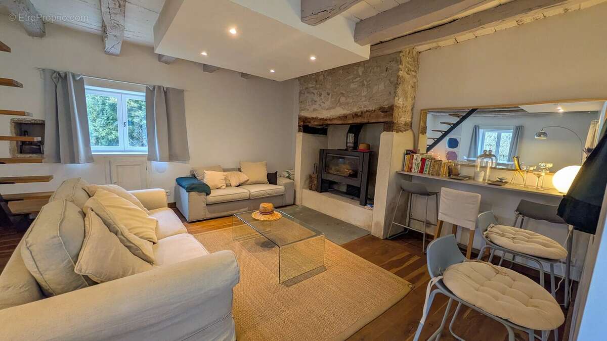 Maison à MONTVALENT