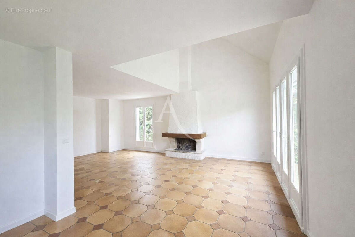 Maison à BURES-SUR-YVETTE