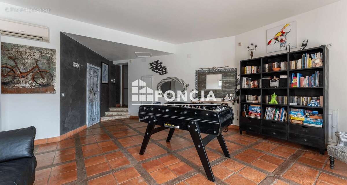 Maison à SAINT-LAURENT-DES-ARBRES