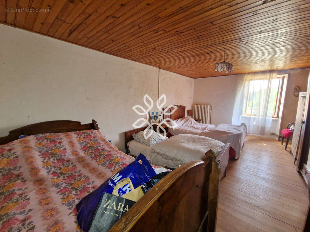 Maison de campagne avec dépendances et terrain de 1 193 m2 à Laurie - photo 14