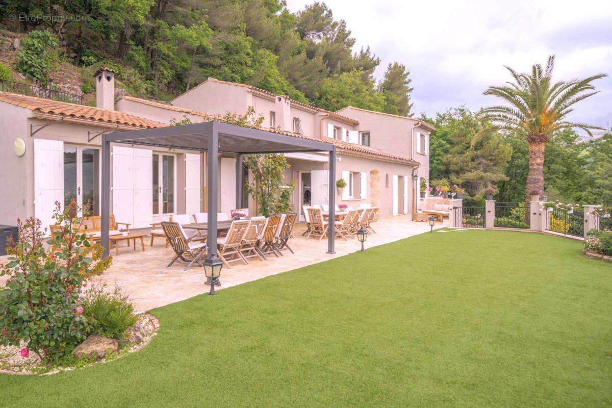 Maison à LE BAR-SUR-LOUP