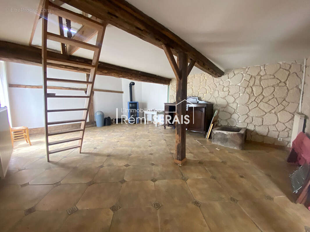 Maison à POINTEL