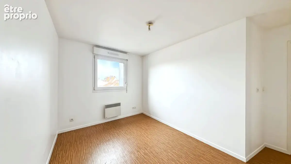 CALAIS - Appartement 2 chambres - Ascenseur - 76 m2 - photo 6