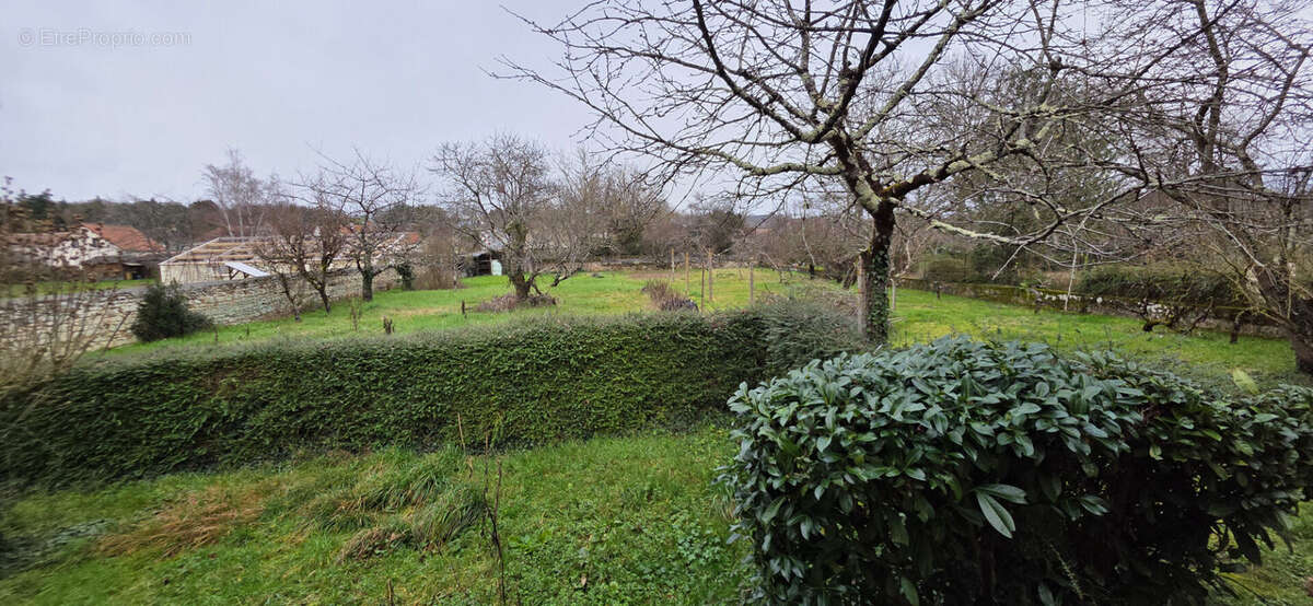 Maison à YZEURES-SUR-CREUSE