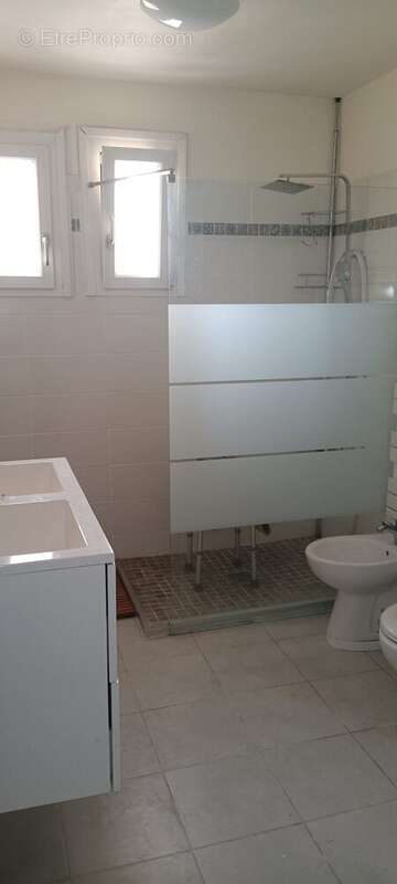 Maison à SAINT-GENIS-POUILLY