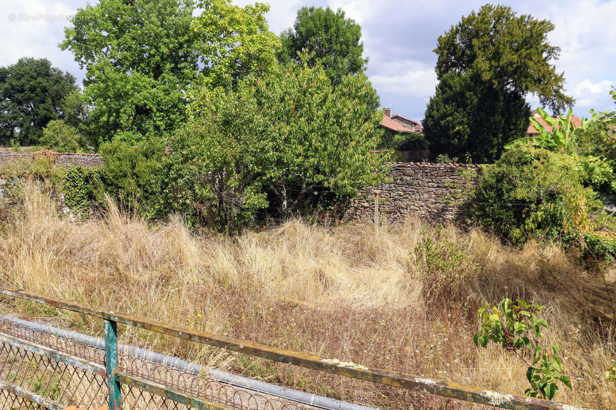 Maison à SAINT-YRIEIX-SOUS-AIXE