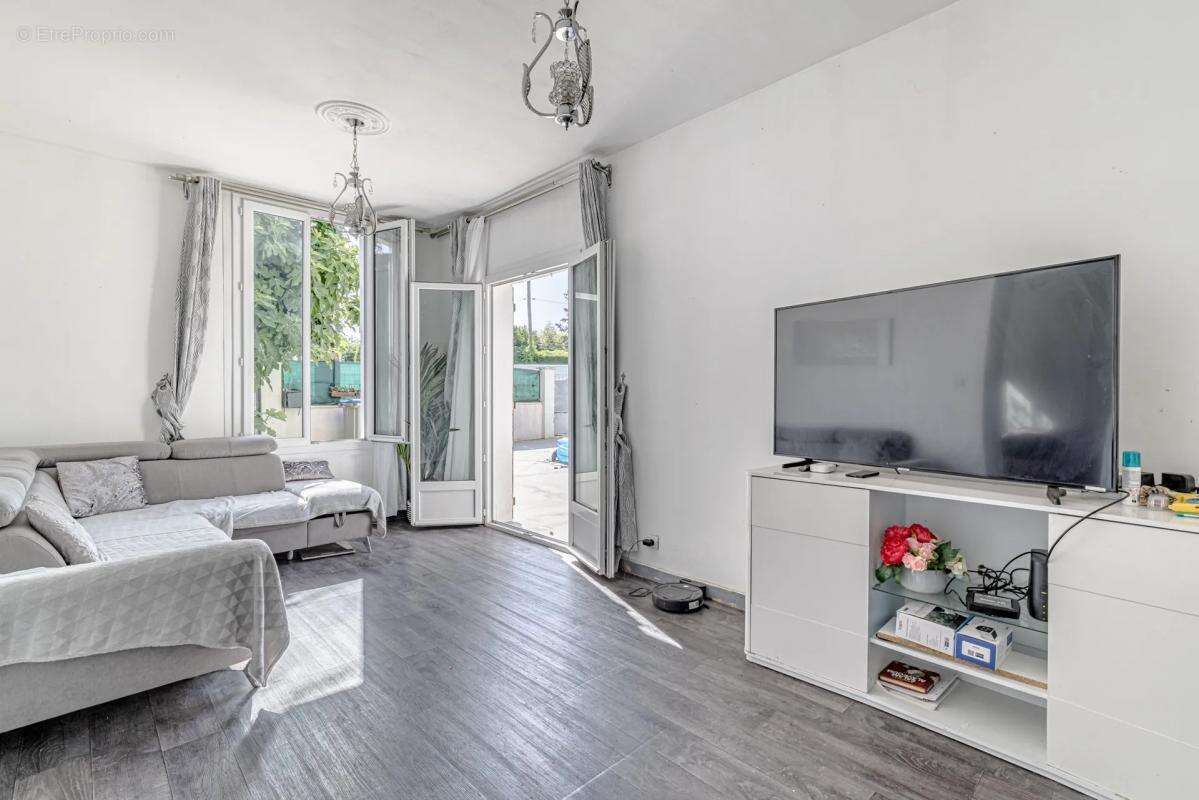 Maison à VILLENEUVE-LE-ROI