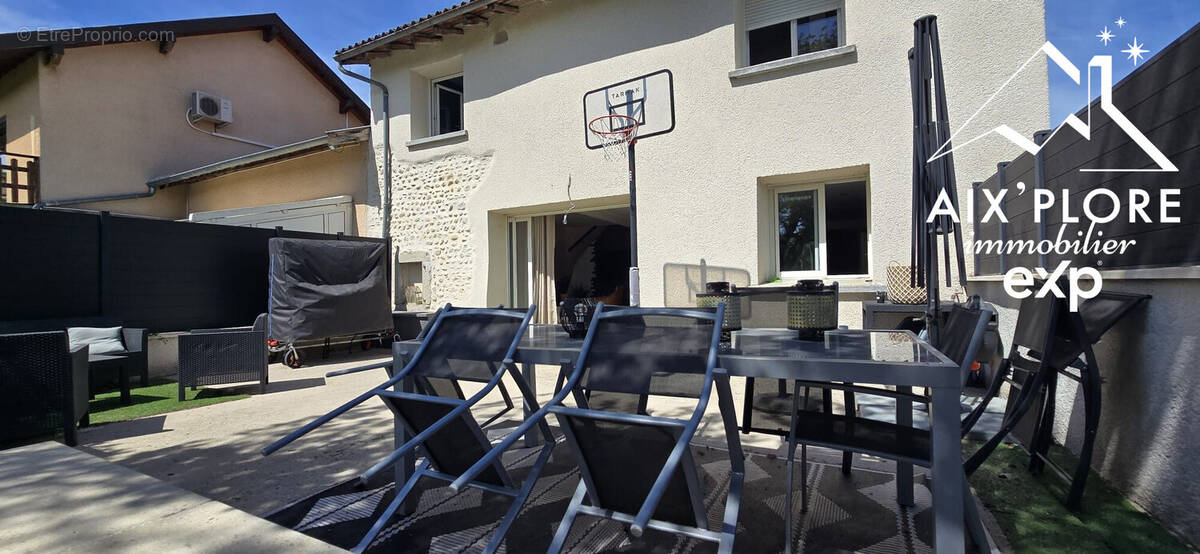 Maison à SAINT-MAURICE-DE-REMENS
