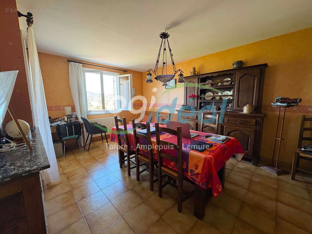 Maison à POULE-LES-ECHARMEAUX