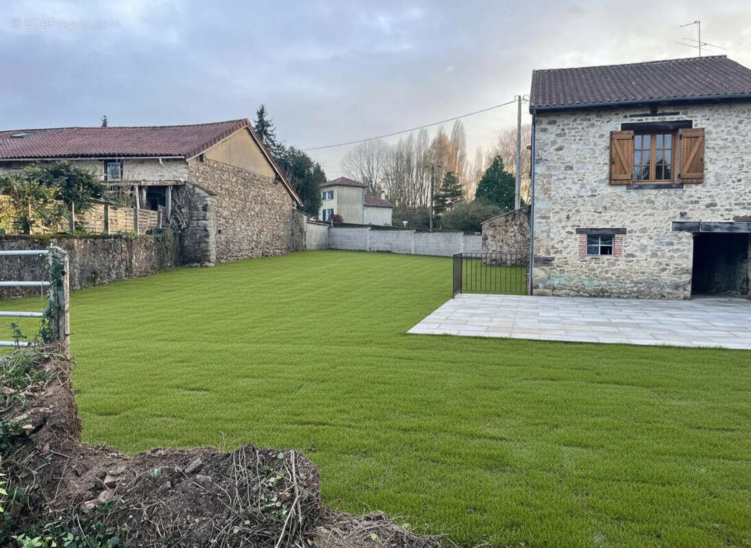 Terrain à SEREILHAC