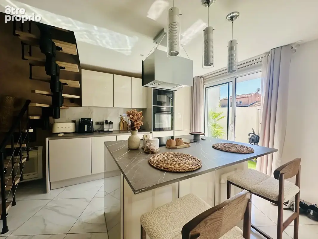 Exclusivite lattes - villa renovee de 65m2, piscine chauffee, clim,  materiaux haut de gamme, quartier prise - photo 2