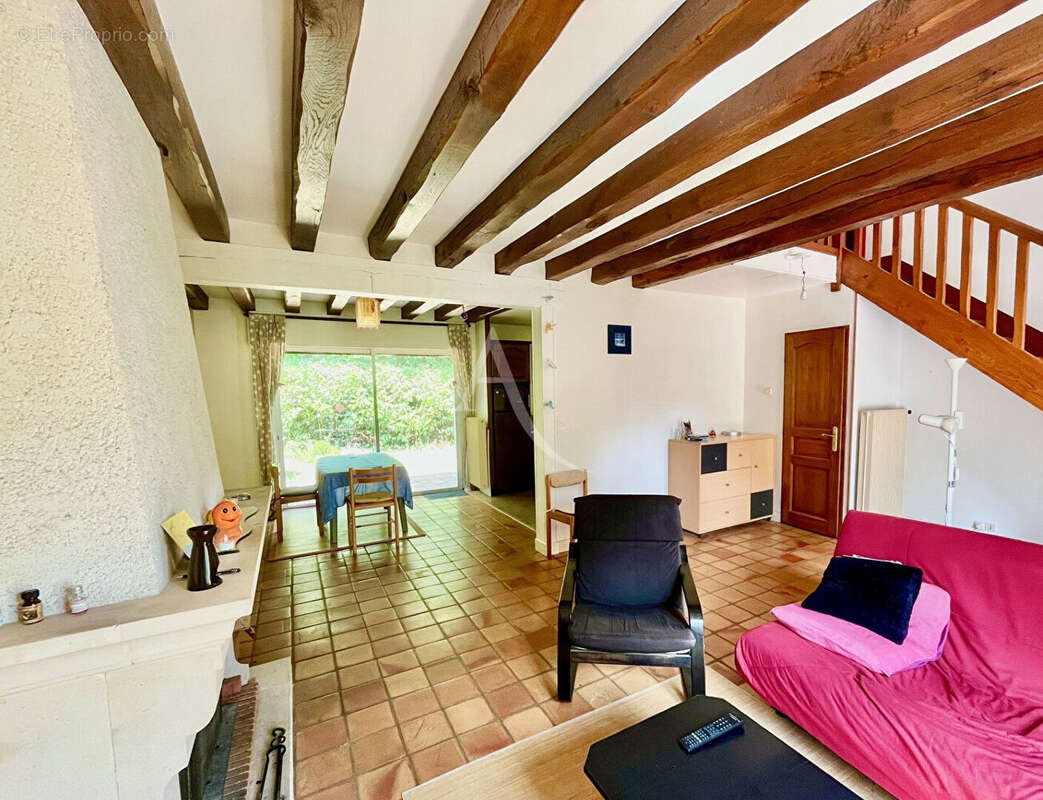 Maison à SAINT-JEAN-DE-BRAYE