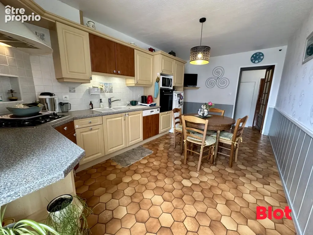 Maison 6 pièces 146 m² à vendre à Montfort-Sur-Meu (35160) - photo 5