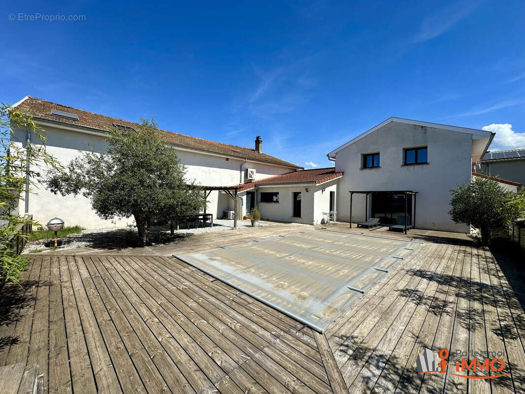 Maison à SAINT-DENIS-EN-BUGEY