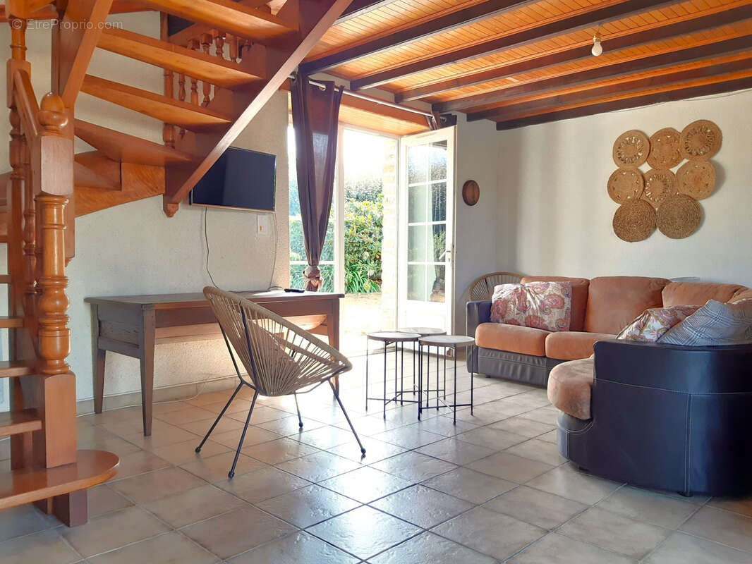 Maison à GUILER-SUR-GOYEN
