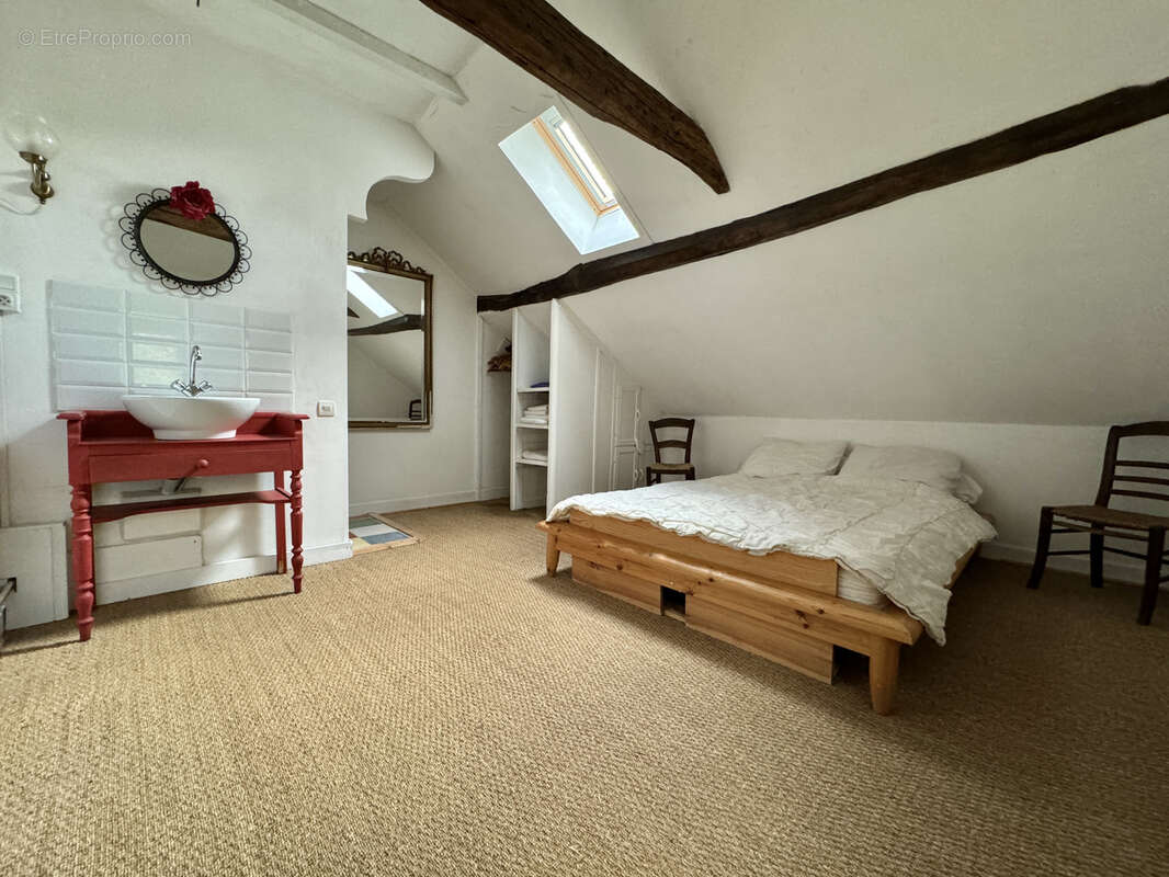 Maison à SAINT-BONNET-LA-RIVIERE