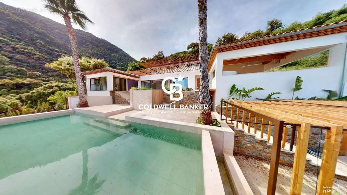 Maison à CAVALAIRE-SUR-MER