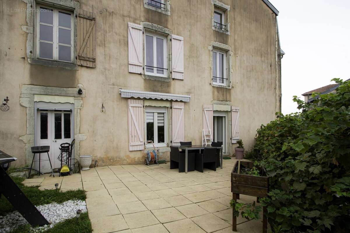 Appartement à LUDRES
