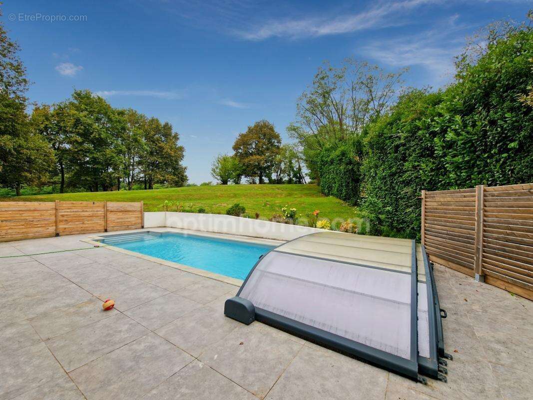Maison de plus de 270M2 à vendre 9 pièces-5 chambres-piscine- HABAS (40) - photo 3