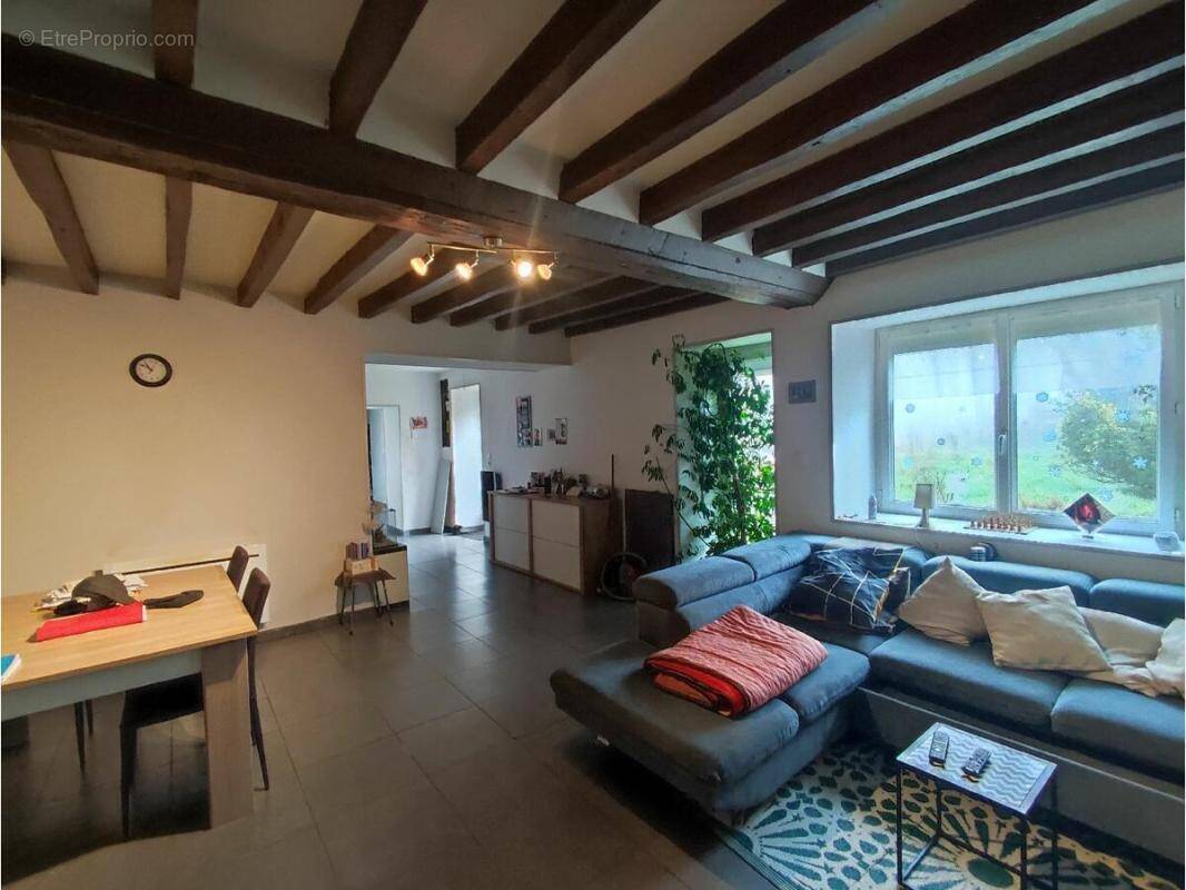 Maison à GESNES-LE-GANDELIN
