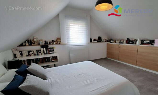 Chambre parentales avec placards intégrés - Appartement à NEUGARTHEIM-ITTLENHEIM