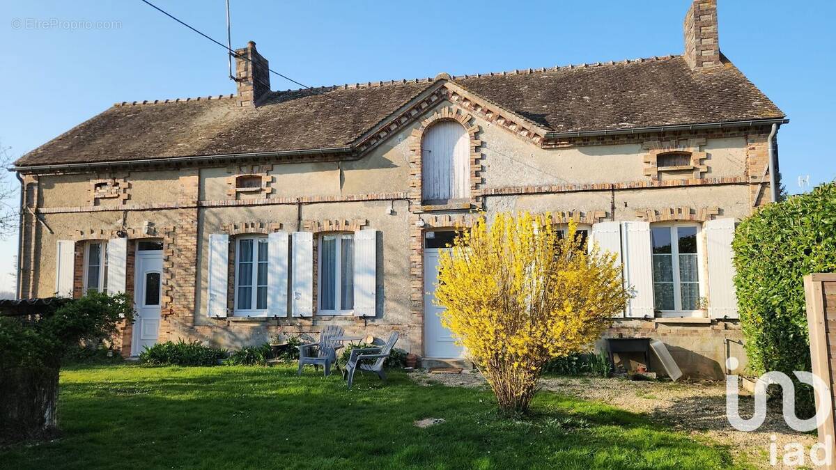 Photo 1 - Maison à VILLENEUVE-LA-DONDAGRE