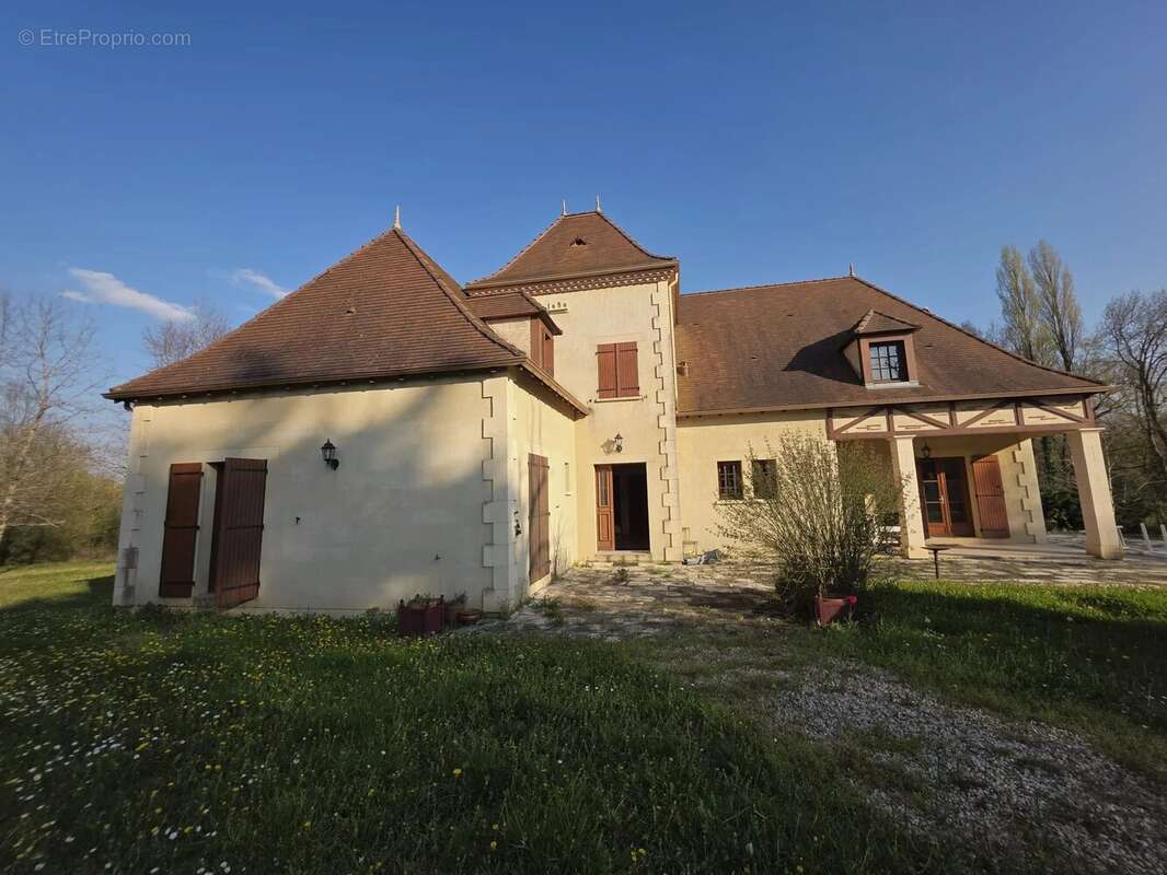 Maison à LAUZUN