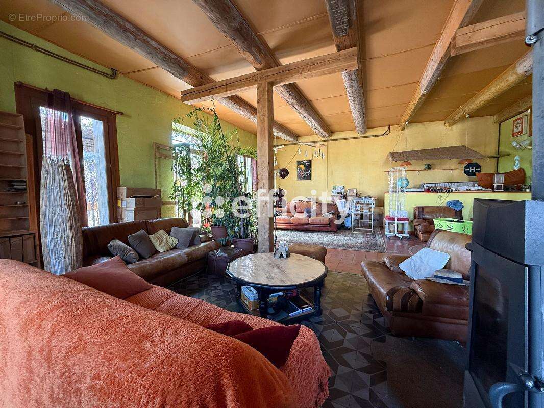 Maison à SAINT-FELIX-DE-LODEZ