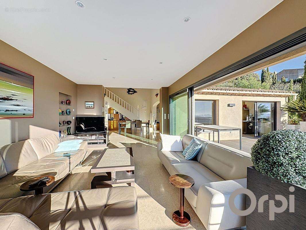 Maison à LES ISSAMBRES